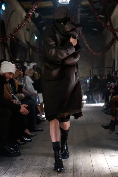 Look 14